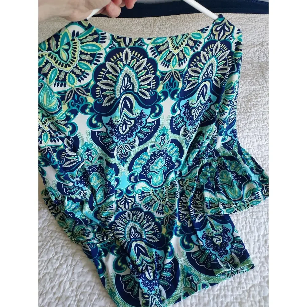 Chicos Top size 1 (size Med - size 8) Spandex knit bell sleeve blouse EUC women